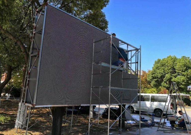 outdoor led screen installation