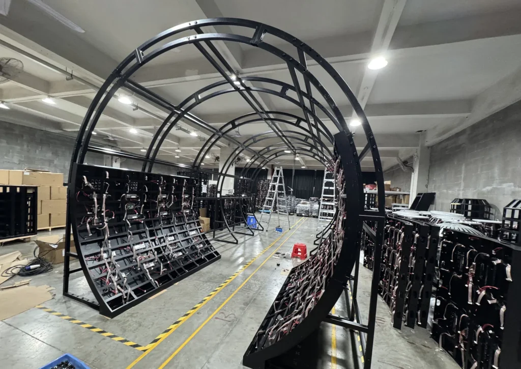 Tunnel shape led display supporting frame